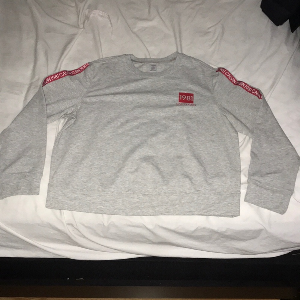 Calvin Klein Women’s Sweater🆕